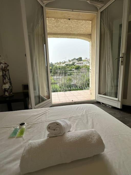 Villa Constance 3 Antibes - Spacieux Logement En Dernier Etage Экстерьер фото